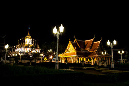 Temple and palace. At night. A pillar of fire to light the lamp and trim.のeditorial素材