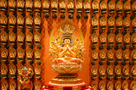singapore - April 10th, 2016: interior of the Buddha Tooth Relic Temple, Singapore.のeditorial素材
