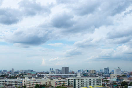 Buildings and high-rise buildings in Bangkok during the day. Cloudy skies during the day.のeditorial素材