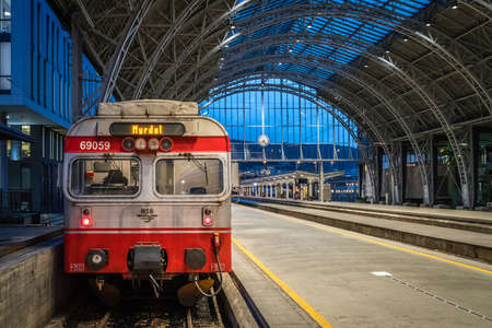 Bergen, Norway -  October 2017 :  Train to Myrdal awaiting passengers on the platform in the Bergen railway station, Norwayのeditorial素材