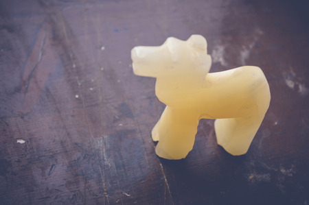 top view of camel toy on wooden tableの写真素材