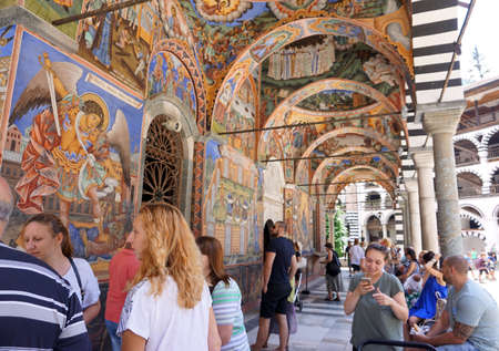 Tourists visiting the church Rilsky Monastery in Bulgaria , ÐÑÐ»Ð³Ð°ÑÐ¸Ñのeditorial素材