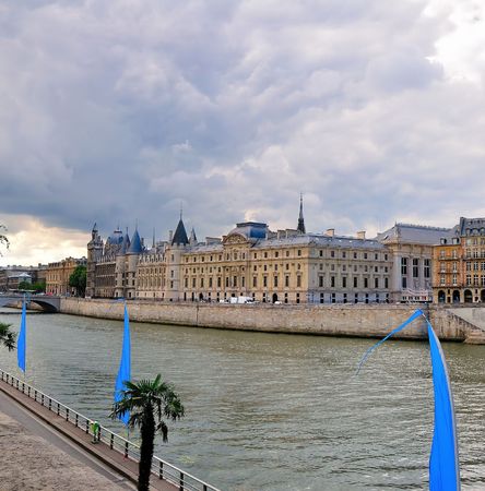 Day view of the Conciergerie (old gothic jailhouse) and the Seine river - Paris, Franceの写真素材