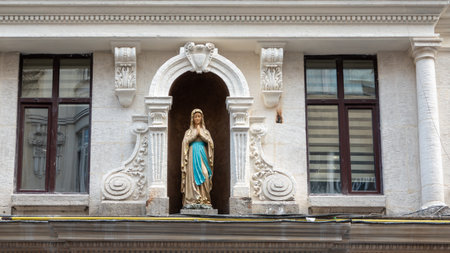 Istanbul, Turkey, Sep. 30, 2023 Statue of Virgin Mary in front of the Church of St. Anthony of Padua basilica Roman Catholic Church on Istiklal Avenue.のeditorial素材