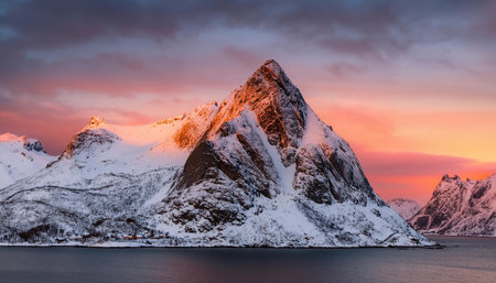 Sunset in Lofoten islands, Norway. Beautiful winter landscape.の素材