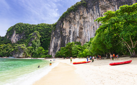 KRABI, THAILAND - June 26, 2018: Beautiful beach of Hong island, famous place in Krabi, Thailandのeditorial素材