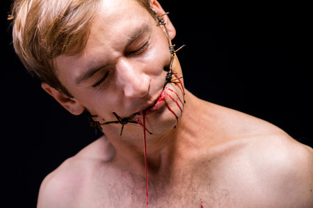 barbed wire in the mouthの写真素材