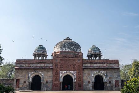 isa khan's tomb in humayun's tomb complex new delhi, indiaのeditorial素材