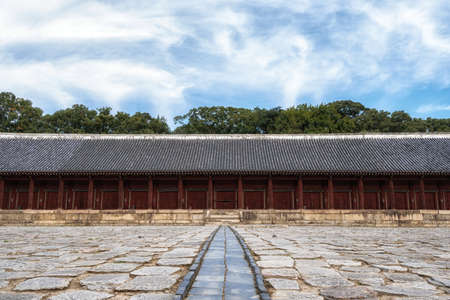 Jeongjeon the main hall in Jongmyo shrine in Seoul, South Korea. Taken during autumn seasonのeditorial素材