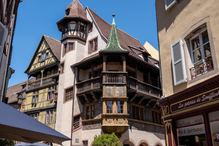 Zum Kragen half timbered hosue in Colmar old town street. Taken in Colmar, France. Taken on June 11 2023のeditorial素材