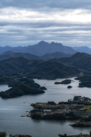Cheongpyeong ho cable car lake view. Taken atop of Bibongsan mountain top during sunset hours. Famous tourst attraction in Jecheon, South Koreaの写真素材