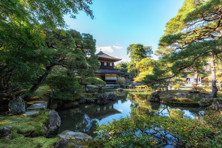 Ginkakuji Higashiyama Jishoji temple of silver pavilion taken during autumn season. Famous landmark shinto temple in Kyoto, Japanの写真素材