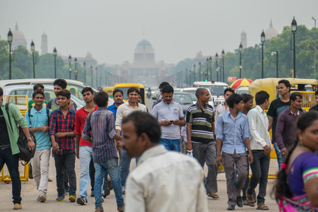 New Delhi, India - 07 12 2017: Indians In The MIddle Of The Traffic Road On A Foggy Weatherのeditorial素材