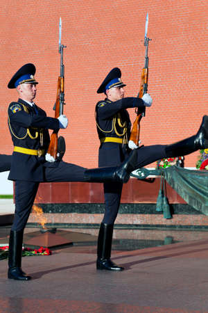 Change of the Guard of Honour at the tomb of the Unknown Soldier in Moscow.のeditorial素材