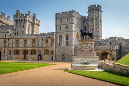 Architecture and exterior design of the oldest and largest inhabited castle in the world. Its is also the residence of the Queen at Windsor, UKのeditorial素材