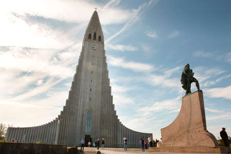 Iceland  Reykjavik  Hallgrimskirkja Church and Sculpture of Leifur Eiriksson  Horizontalのeditorial素材