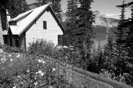 Emerald lake landscape with house. British Columbia. Canada. Horizontalのeditorial素材