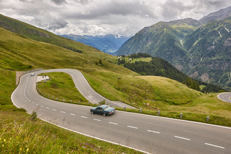 Grossglockner. Alpine serpentine mountain road. Landmark route in Austriaの写真素材