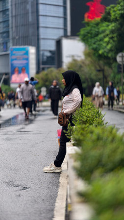 Jakarta, Indonesia - Februari 1, 2026: People running and jogging during Car Free Day event at Sudirman street, showing healthy lifestyle, urban fitness activity, and active communのeditorial素材