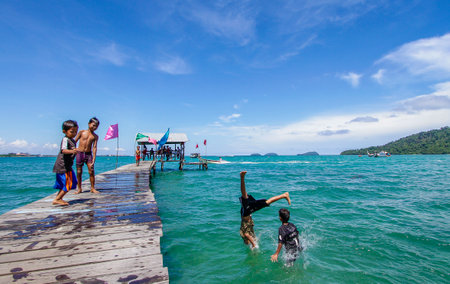 SABAH, MALAYSIA - MAY 17, 2011: Gaya Island kids.のeditorial素材