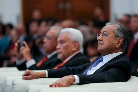 KUALA LUMPUR, MALAYSIA - AUGUST 27, 2018 : Malaysia Prime Minister Mahathir Mohamad (right). Malaysian politician currently serving as the Prime Minister of Malaysia for the second time.のeditorial素材
