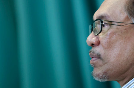 KUALA LUMPUR, MALAYSIA - AUGUST 10, 2018 : Anwar Ibrahim speak during interview. He is currently the president of the People's Justice Party and leader of the Pakatan Harapan coalition.のeditorial素材