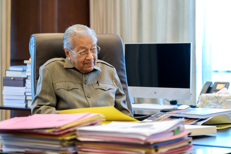 KUALA LUMPUR, MALAYSIA - FEBRUARY 24, 2023: Former Malaysia Prime Minister Mahathir Mohamad. Mahathir Mohamad is a Malaysian politician who served as the 4th and 7th Prime Minister of Malaysia.のeditorial素材