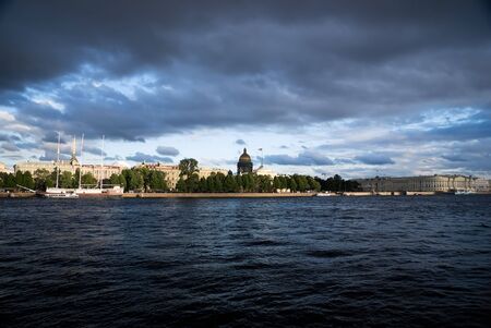 St.Isaak 's Cathedral under Neva River Saint-Petersburg at eveningの写真素材