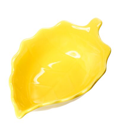 leaf shaped bowl isolated on white backgroundの写真素材