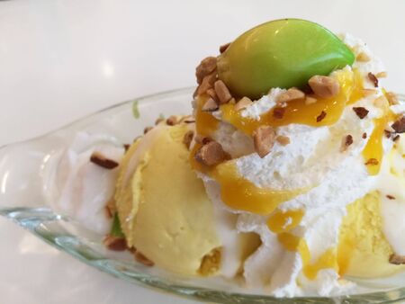 Ice cream mangoの素材