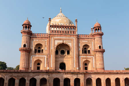 Tomb of Safdarjung monument in New Delhi, India. It was built in 1754 in the late Mughal Empire style.のeditorial素材