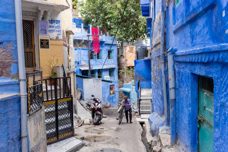 JODHPUR, RAJASTHAN, INDIA - JULY 2021: The bright blue color street and houses of the blue city in navchokiya of Jodhpur.のeditorial素材