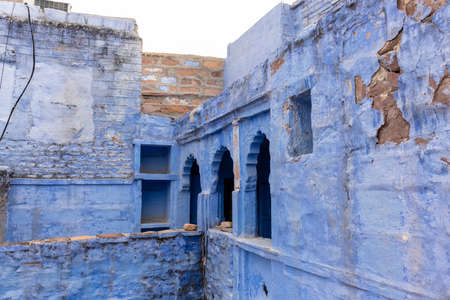 JODHPUR, RAJASTHAN, INDIA - JULY 2021: The bright blue color street and houses of the blue city in navchokiya of Jodhpur.のeditorial素材