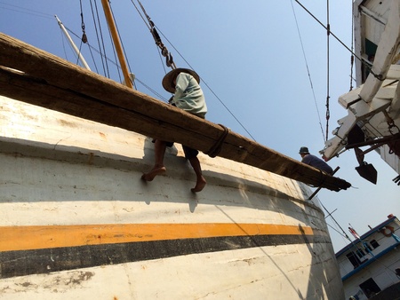 Repainting a boatの素材