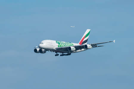 Bangkok, Thailand, 12th Aug 2018: Emirates Reg. no. A6-EEZ A380-861 Flight EK374 from DXB landing to BKKのeditorial素材