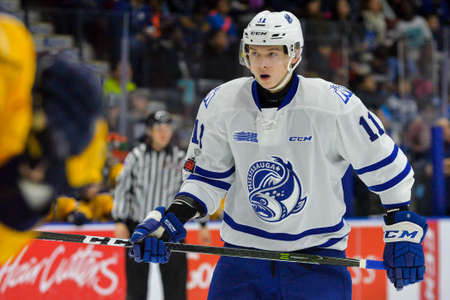 November 15, 2017. Mississauga, ON, Canada. Players on the ice during the OHL 2017-18 Regular Season hockey game between Mississauga Steelheads and Erie Otters at Hershey Centreのeditorial素材