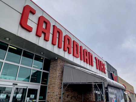Toronto, ON, Canada â May 2, 2025:  Canadian Tire storefront. Canadian Tire is a Canadian retail company with a head office in Torontoのeditorial素材