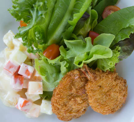 top view deep fried shrimp cream sauce saladの写真素材