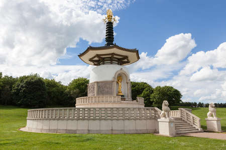 Peace Pagoda, Milton Keynes, Buckinghamshire, UK.のeditorial素材