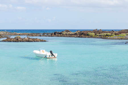 The turquoise waters of Isla de Lobos, islet located north of Fuerteventura, in the Canary Islandsの写真素材