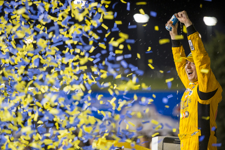 Kansas City, KS - May 07, 2016: Kyle Busch (18) wins the GoBowling.com 400 at the Kansas Speedway in Kansas City, KS.のeditorial素材