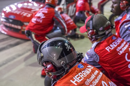 Sparta, KY - Sep 24, 2016: Ryan Reed brings the #16 Lilly Diabetes / American Diabetes Association Ford into the pits for maintenance  during the VisitMyrtleBeach.com 300 weekend at the Kentucky Speedway in Sparta, KY.のeditorial素材