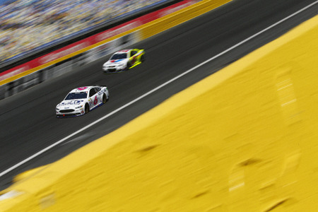 Concord, NC - Oct 09, 2016: Trevor Bayne (6) battles for position during the Bank of America 500 at the Charlotte Motor Speedway in Concord, NC.のeditorial素材