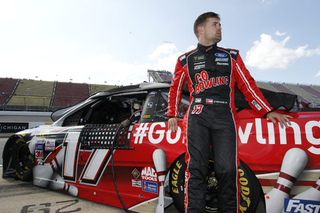 August 11, 2017 - Brooklyn, Michigan, USA: Ricky Stenhouse Jr (17) hangs out on pit road during qualifying for the Pure Michigan 400 at Michigan International Speedway in Brooklyn, Michigan.のeditorial素材
