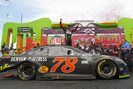 September 17, 2017 - Joliet, Illinois, USA: Martin Truex Jr (78) takes the checkered flag and wins the Tales of the Turtles 400 at Chicagoland Speedway in Joliet, Illinois.のeditorial素材