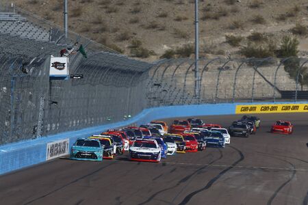 November 11, 2017 - Avondale, Arizona, USA: Erik Jones (20) leads the field to the green flag to start the Ticket Galaxy 200 at Phoenix Raceway in Avondale, Arizona.のeditorial素材