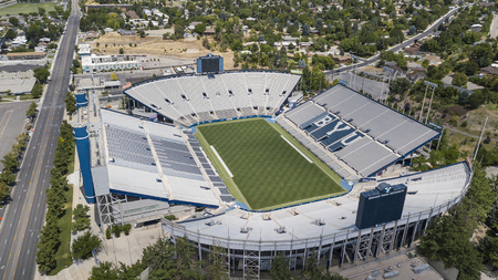 LaVell Edwards Stadium is an outdoor athletic stadium in Provo, Utah, on the campus of Brigham Young University (BYU) and is home field of the BYU Cougars.のeditorial素材