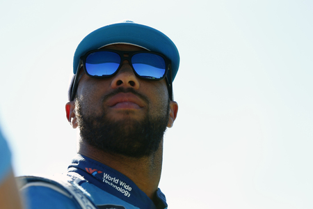 July 20, 2018 - Loudon, New Hampshire, USA: Darrell Wallace, Jr (43) prepares to take to the track to qualify for the Foxwoods Resort Casino 301 at New Hampshire Motor Speedway in Loudon, New Hampshire.のeditorial素材