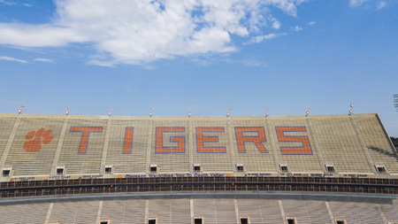 August 09, 2018 - Clemson, South Carolina, USA: Frank Howard Field at Clemson Memorial Stadium, popularly known as "Death Valley", is home to the Clemson Tigers, an NCAA Division I FBS football team located in Clemson, South Carolina.のeditorial素材