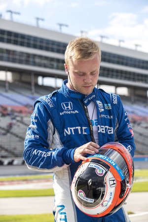 FELIX ROSENQVIST (10) of Sweeden prepares to qualify for the DXC Technology 600 at Texas Motor Speedway in Ft Worth, Texas.のeditorial素材